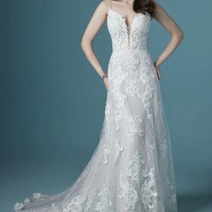 《NEW WEDDING DRESS 》